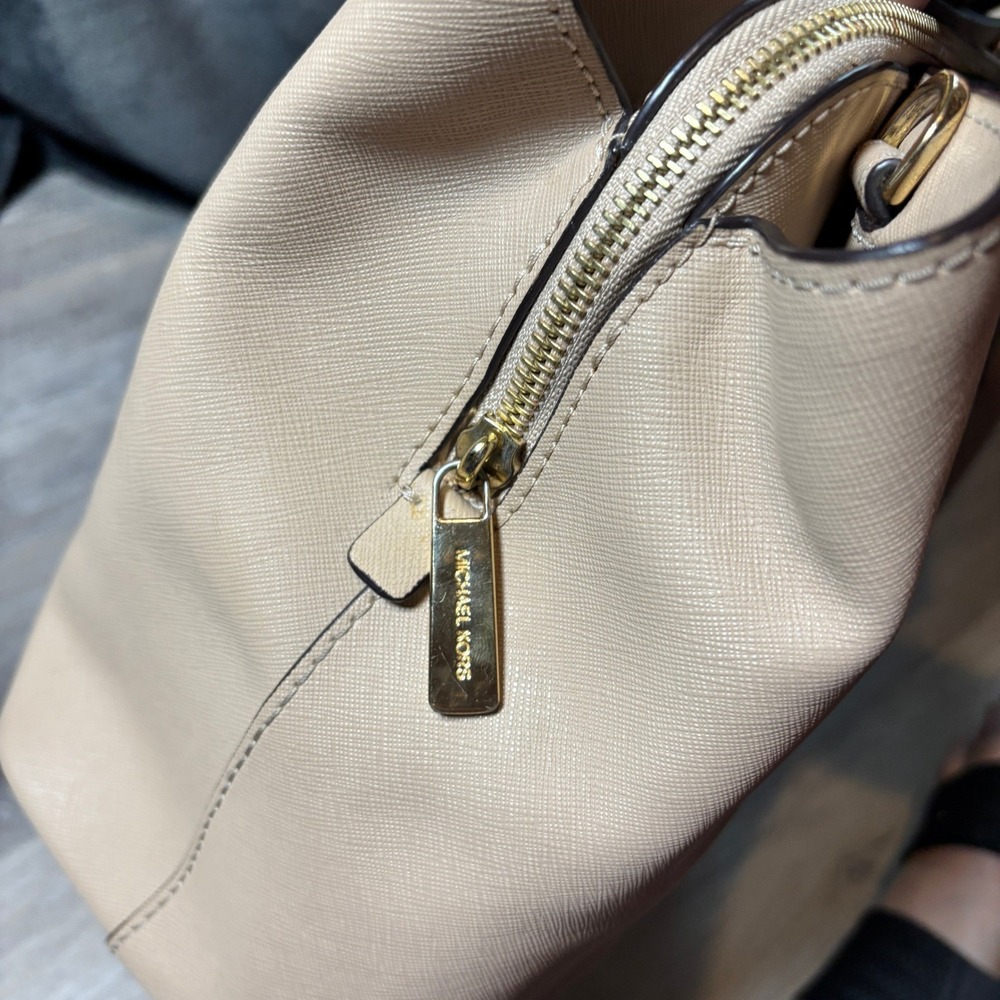 Michael Kors Beige Saffiano Leather Satchel Handbag Gold Hardware Neutral Tote - Picture 9 of 16